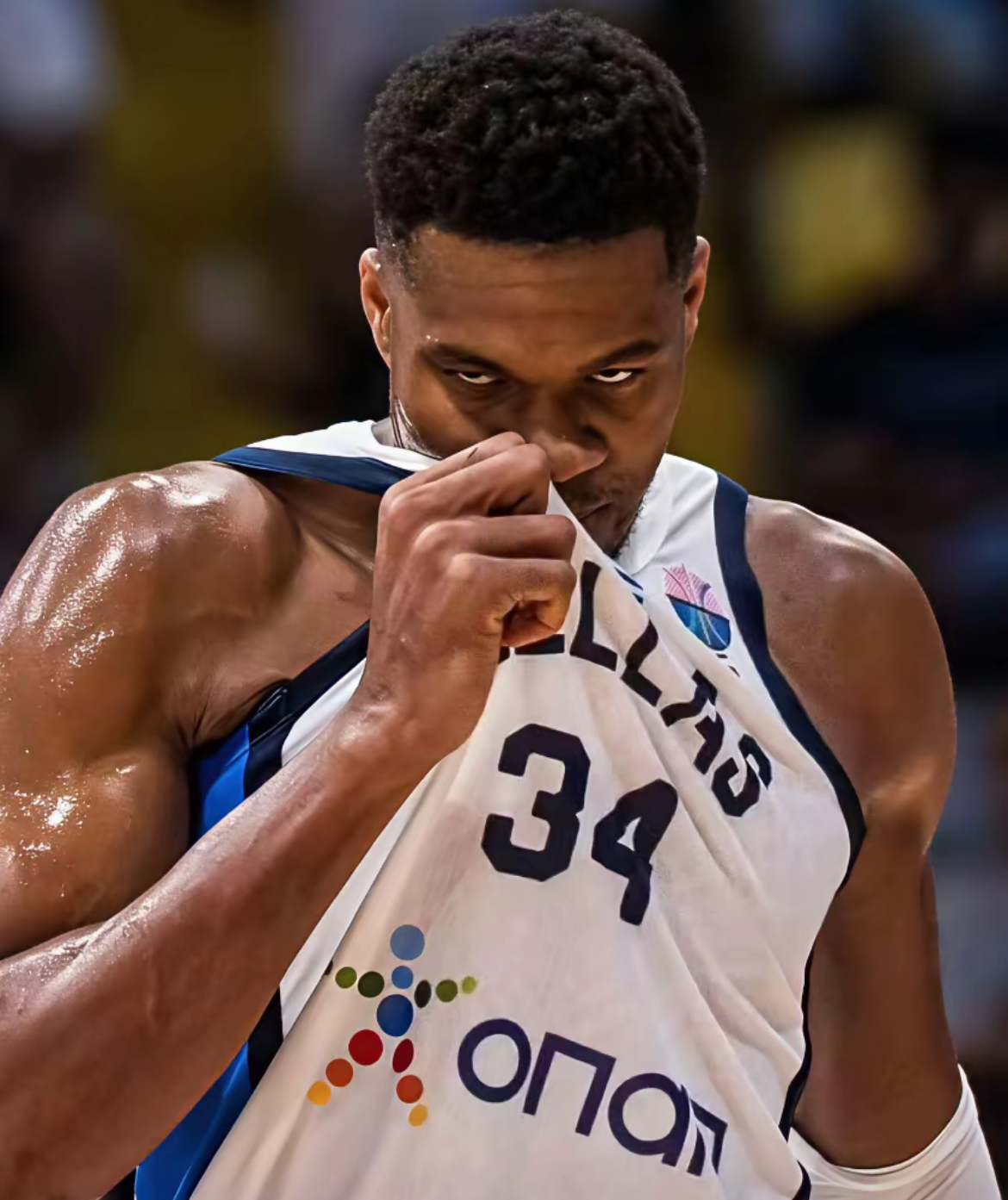 爱游戏官网-库尔图瓦和德布劳内事件